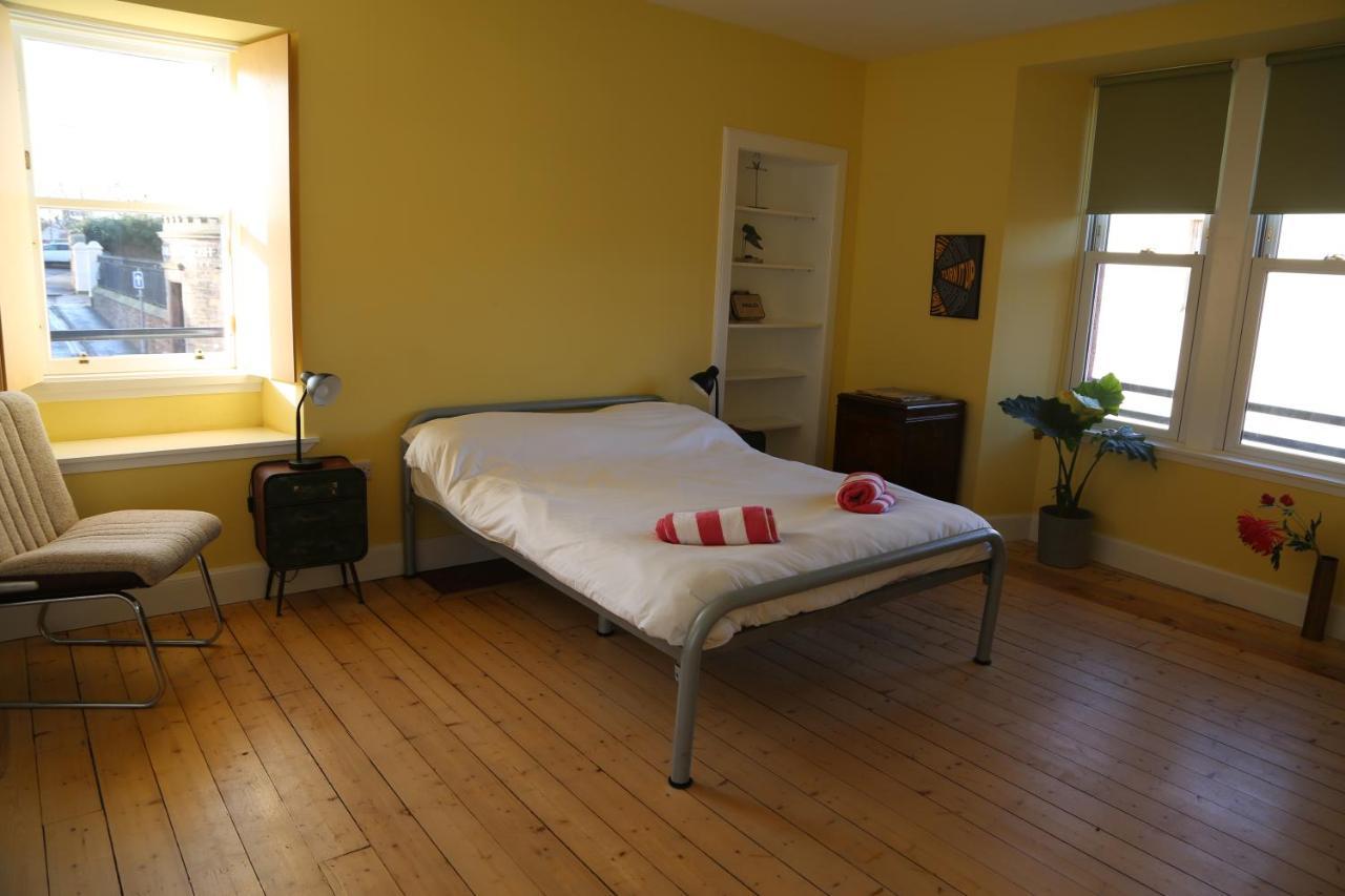 The Dolphin Inn Hostel Dunbar Exterior foto